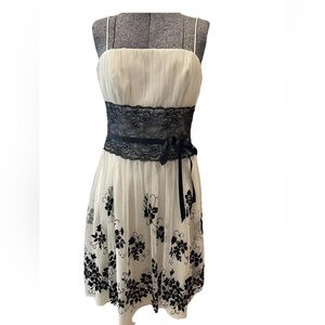 OC by OC size 8 party dress-cream and black-lace-fitted bust fit & flare formal
